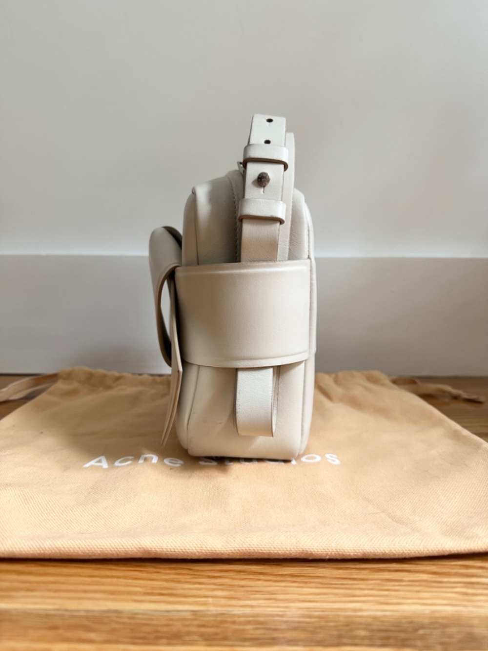ACNE Musubi Camera Bag / White Cream (Sand Beige) - Picture 3 of 12